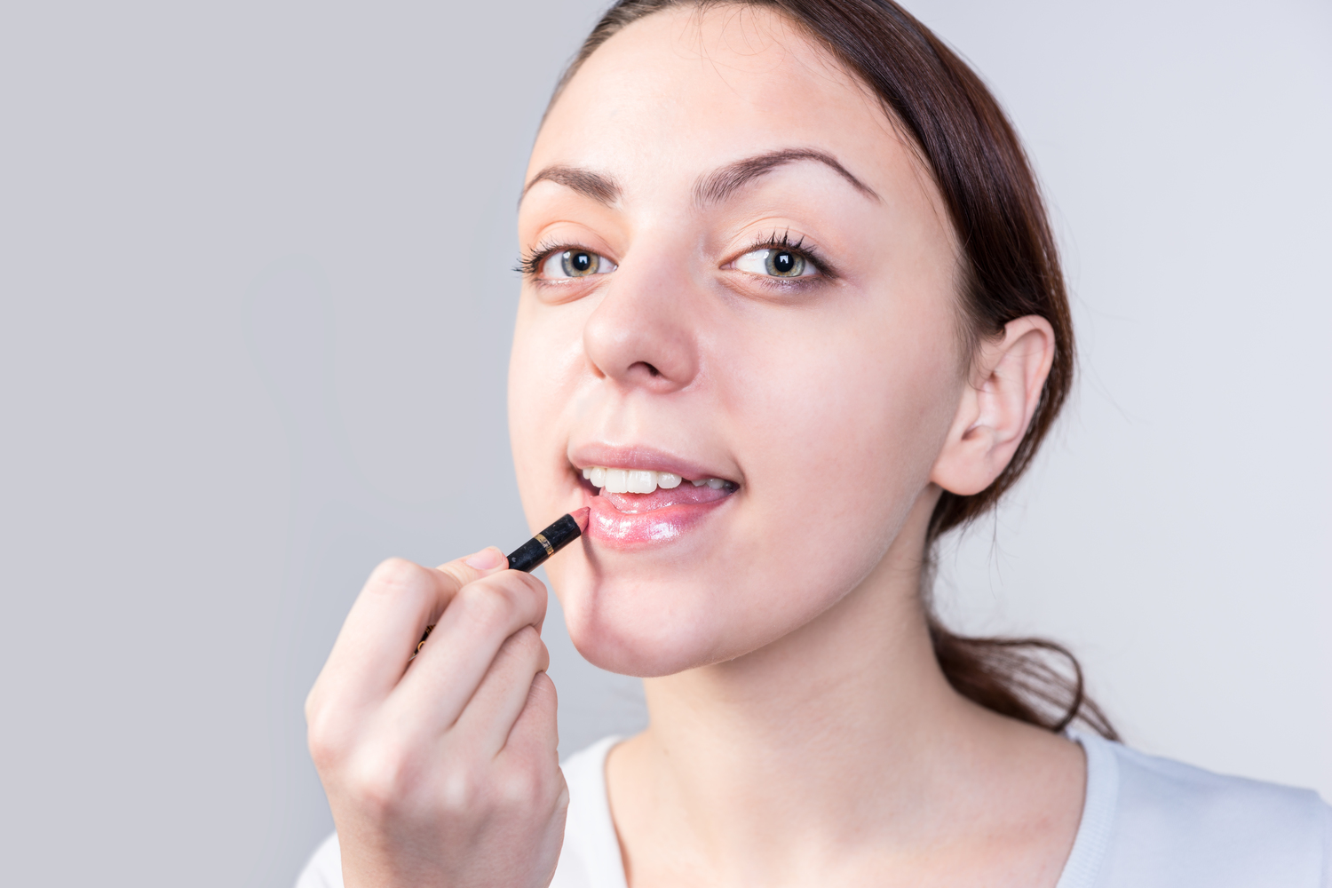 Types of Lipsticks for Pouty and Luscious Lips